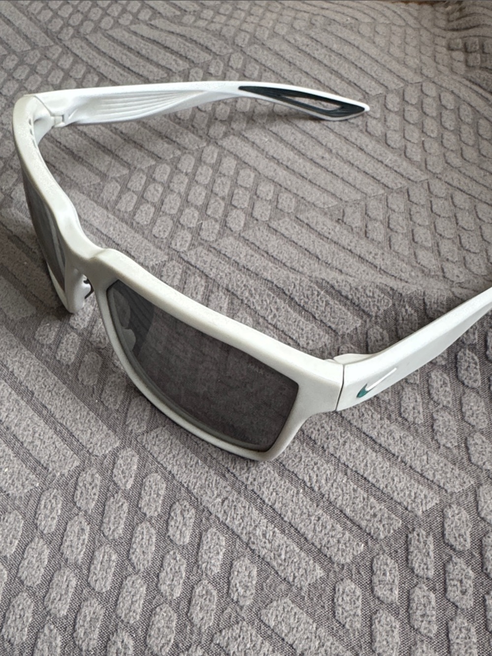 Nike White Sunglasses with Dark Gray Lenses and Reflective Swoosh